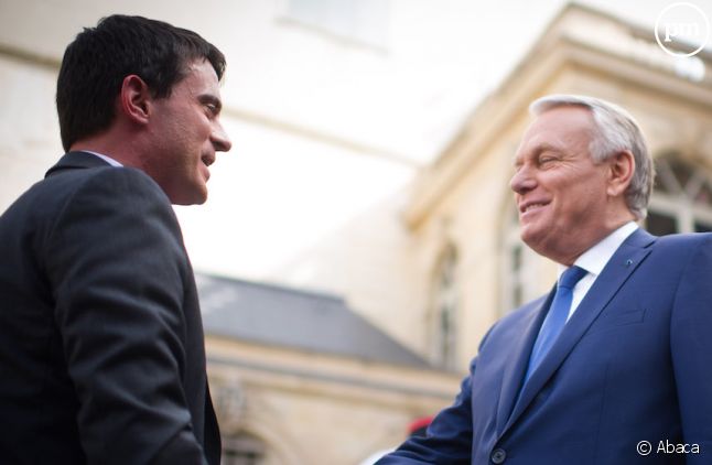 Passation de pouvoir entre Jean-Marc Ayrault et Manuel Vallls, le 1er avril 2014