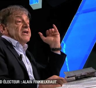 Alain Finkielkraut dénonce la couverture de 'L'Obs' avec...