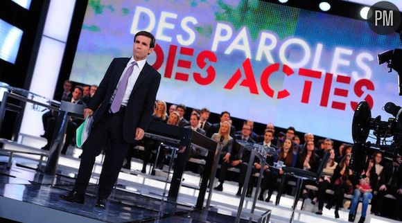 David Pujadas sur le plateau de "Des paroles et des actes"