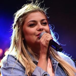 Louane numéro un du Top Albums français