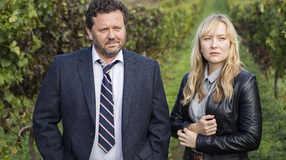 Audiences : "Camping Paradis" leader devant "Brokenwood", "Zone interdite" en forme, le "Grand Pâtissier" en baisse