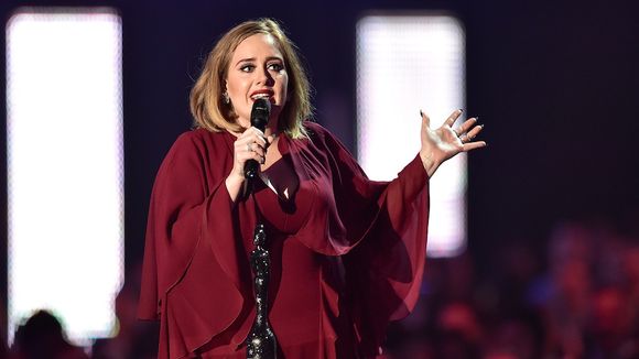 Adele soutient Kesha dans son discours aux Brit Awards 2016