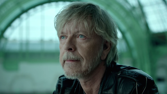 Clip : Renaud est "Toujours debout"