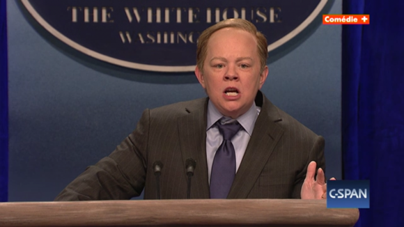 "Saturday Night Live" : Melissa McCarthy bluffante en Sean Spicer, le porte-parole de la Maison Blanche