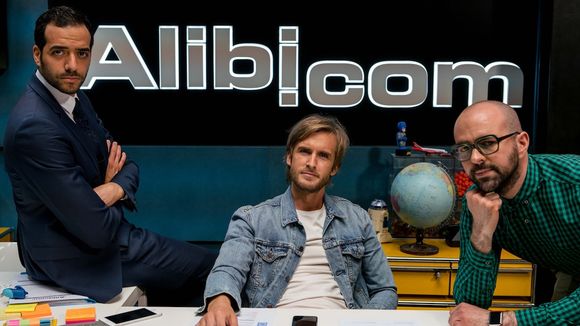 Box-office : "Alibi.com" détrône "Raid Dingue", "Rock'n Roll" derrière "Cinquante nuances"