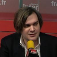 Étienne Gernelle, directeur du "Point" : "SFR Presse est une machine à tuer la presse"