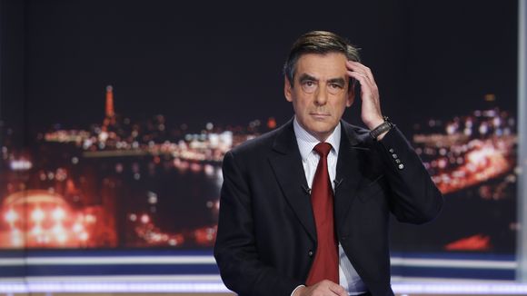 Débat de France 2 : François Fillon n'ira pas "sans Mélenchon et Macron"