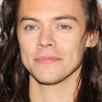 "Sign of the Times" : Harry Styles de One Direction dévoile son premier single solo