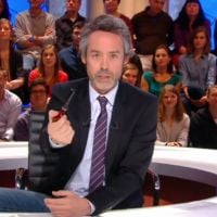 "Quotidien" démonte l'intox de la poignée de main entre Elkrief et Macron