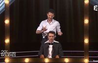 Vincent Dedienne coiffeur de Nicolas Bedos pendant les Molières 2017