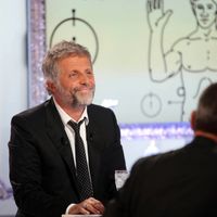 Stéphane Guillon viré de "Salut les Terriens" sur C8