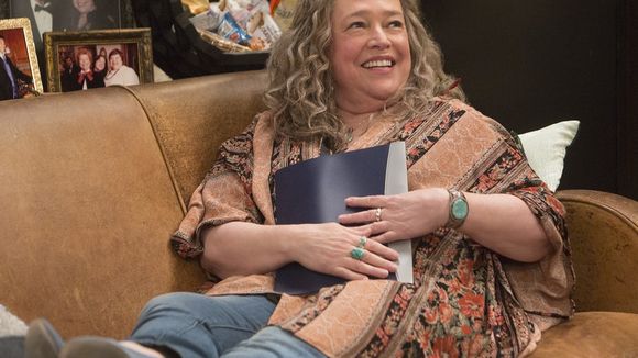 "Disjointed" : Pas de saison 2 pour la série Netflix avec Kathy Bates