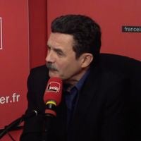 Edwy Plenel s'attaque à Jean-Pierre Elkabbach : "Ce diplodocus est là pour servir les puissants"