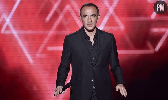 Nikos Aliagas présente "The Voice" sur TF1