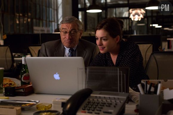 Robert De Niro et Anne Hathaway dans "Le Nouveau stagiaire"