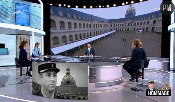 Julian Bugier sur le plateau de l'édition spéciale de France 2