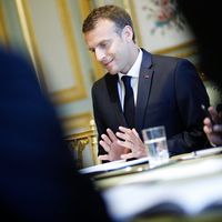 Les hebdos français ont consacré 39 unes positives à Emmanuel Macron depuis son élection