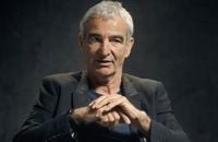 Raymond Domenech revient sur la Une polémique de "L'Equipe" lors de la Coupe du monde 2010.