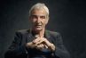 Mondial 2010 : "Anelka n'a pas dit ce qui a été écrit" en Une de "L'Equipe", assure Raymond Domenech