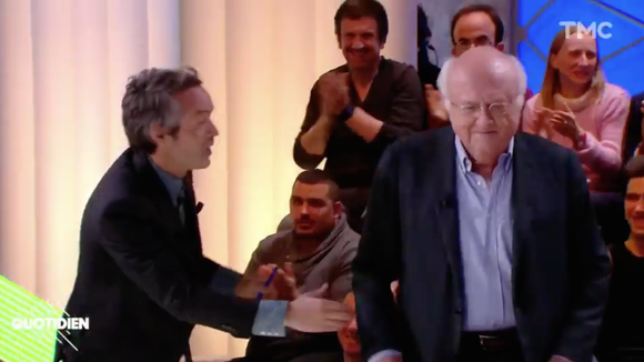 Vladimir Cosma a ignoré Yann Barthès quand celui-ci lui a tendu la main pour le saluer.