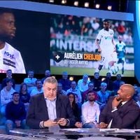 "Canal Football Club" : Le téléphone de Pierre Ménès perturbe l'émission de Canal+