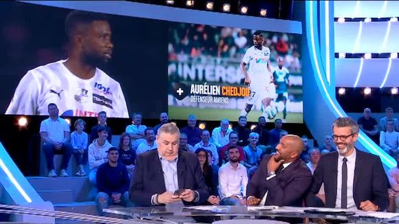 La sonnerie de Pierre Ménès perturbe le "Canal Football Club".