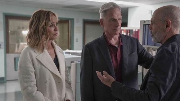 "NCIS", "Magnum", "MacGyver", "SWAT", "FBI"... : 15 séries renouvelées par CBS !