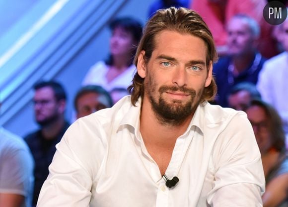 Camille Lacourt participe à la saison 2 de "Stars à nu" sur TF1.