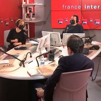 Thomas Sotto s'incruste sur l'antenne de France Inter pour surprendre Léa Salamé