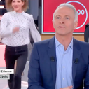 France 2 : En retard, la journaliste Alix Bouilhaguet arrive en courant sur le plateau du "6h info"