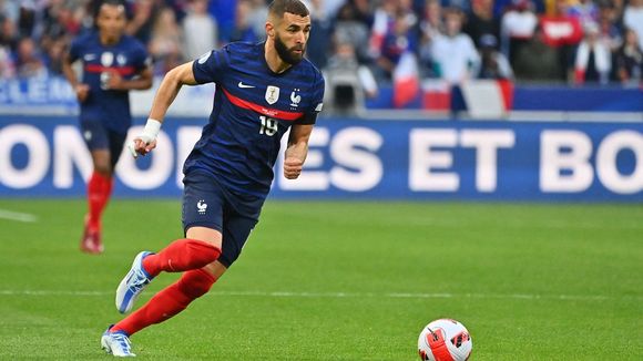 Audiences : Les Bleus arrivent en tête sur TF1, "Candice renoir" solide 2e, Mike Brant et Elton John au coude-à-coude