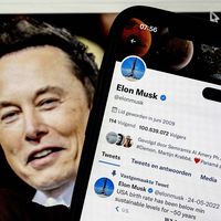 Elon Musk "déclare la guerre" à Tim Cook, PDG d'Apple, sur Twitter