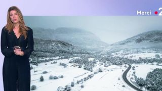 "Je vais essayer de réaliser mes rêves" : Émue, Chloé Nabédian fait ses adieux à la météo de France 2