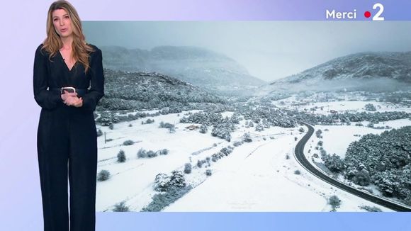 "Je vais essayer de réaliser mes rêves" : Émue, Chloé Nabédian fait ses adieux à la météo de France 2