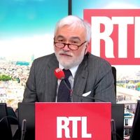 "Arrêtez de me faire la morale !" : Enorme clash entre deux auditrices sur RTL, Pascal Praud désabusé