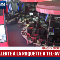 Guerre en Israël : i24NEWS diffuse les images de l'évacuation de sa rédaction après une alerte à la roquette à Tel-Aviv