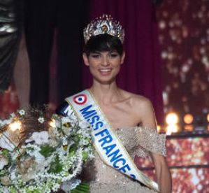 Miss France 2024 et Indira Ampiot. - photo - Puremedias