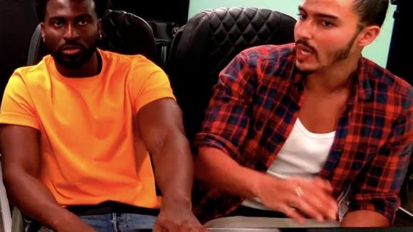 "Ils nous ont pris pour des fous" : La production de "Destination X" dévoile comment elle a soulevé le bus dans le premier épisode