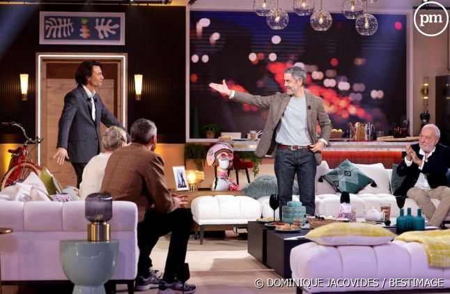 Bertrand Chameroy et ses invités dans "Bertrand n'a pas sommeil" sur France 2.