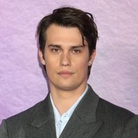 "My dear f**cking prince" : Prime Video annonce une suite de sa romance gay avec Nicholas Galitzine et Taylor Zakhar Perez