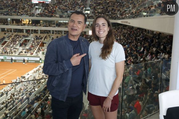 Laurent Luyat et Alizé Cornet à Roland-Garros le 28 mai 2024.