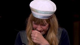 JO de Paris 2024 : Daphné Bürki en larmes sur France 2 après la performance de Céline Dion depuis la Tour Eiffel en clôture de la cérémonie d'ouverture