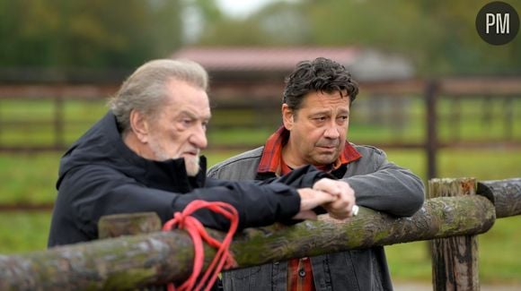 Eddy Mitchell et Laurent Gerra dans "Un père idéal" sur France 2.