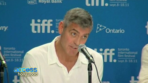 Vidéobuzz : George Clooney agacé lors d'une conférence de presse