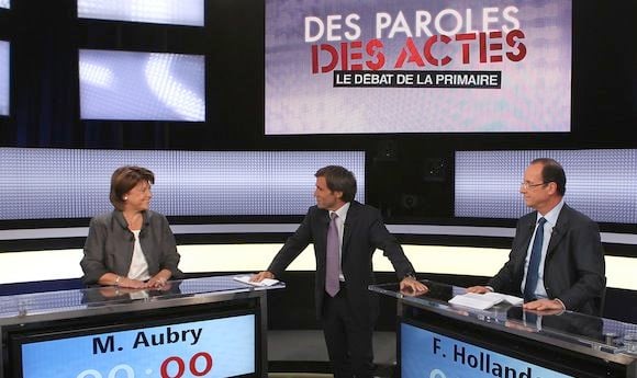 David Pujadas arbitre le débat entre Martine Aubry et François Hollande, le 12 octobre 2011 sur France 2