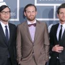 Kings of Leon sur le tapis rouge des Grammy Awards 2012
