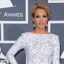 Carrie Underwood sur le tapis rouge des Grammy Awards 2012