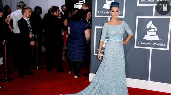 Katy Perry sur le tapis rouge des Grammy Awards 2012