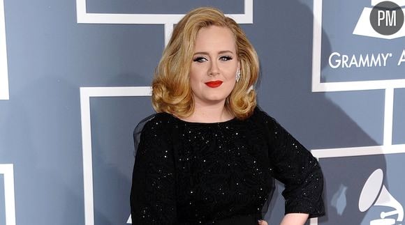 Adele sur le tapis rouge des Grammy Awards 2012