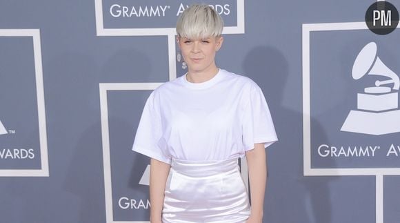 Robyn sur le tapis rouge des Grammy Awards 2012